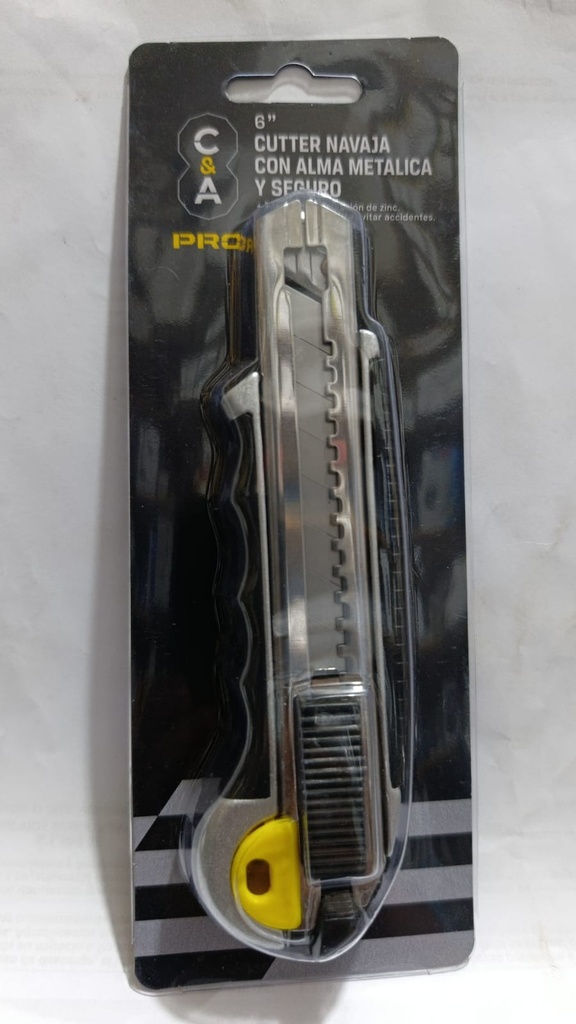 CUTTER METALICO 6"PESADO + 5 HOJAS C&A