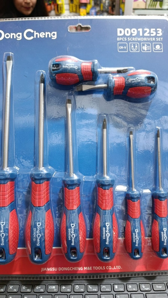 DESARMADOR DONGCHENG 8 PIEZAS M/GOMA D091253